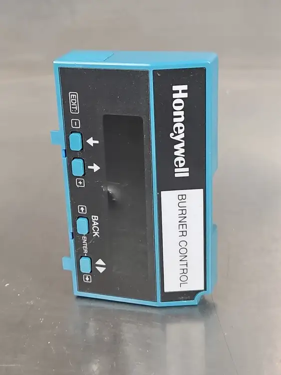 Used Honeywell S7800A 1001 Burner Control Display Module, Software Rev. 2018 Automation Control (HMI) South Carolina US | Palmetto Automation #1158193