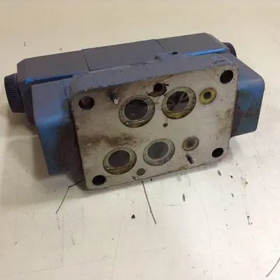 USED VICKERS DG4V-3-6C-M-U-HL7-60-B13