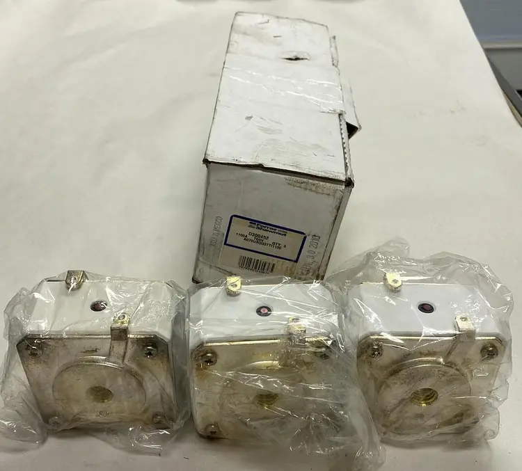 New | in-Stock FERRAZ SHAWMUT D300452 Miscellaneous Equipment (Electrical & Power) | Surplus Asset Holdings #1197525