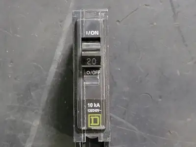 USED SQUARE D QOB120