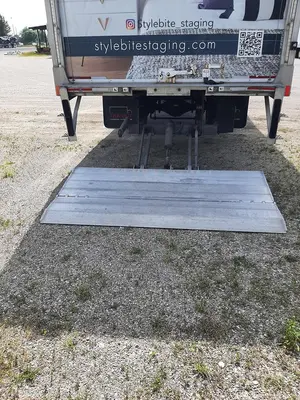 USED 2016 MITSUBISHI FUSO FE180 22FT. BOX TRUCK