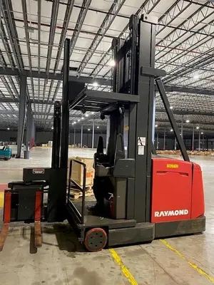 USED 2015 RAYMOND 960-CSR30T ELECTRIC MAN UP SWING REACH TURRET FORKLIFT