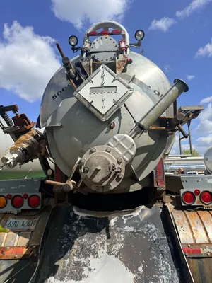 1998 Presvac Systems Self Contained Vac Trailer Vacuum Trailer | American Contractors Equipment Supply (2)