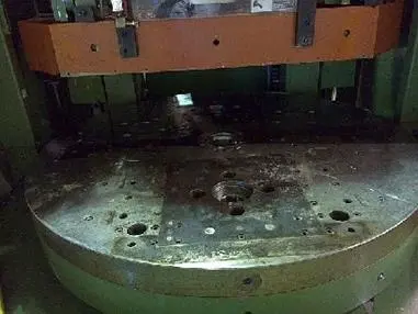 2001 ENGEL ES 330/90 VVROTL VERTICAL INJECTION MOULDING MACHINES | INJECTION DEPOT GROUP (2)