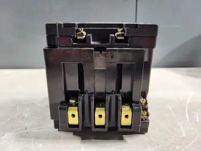 USED SQUARE D 8536SD01V02