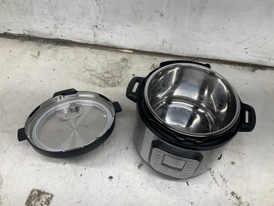 Used INSTANT POT DUO NOVA 60 Restaurant Small Appliances Michigan US | Miedema Asset Management Group #1342167