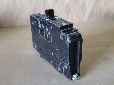 Used SQUARE D EDB16015 Switchgears British Columbia CA | Lenmark #239034