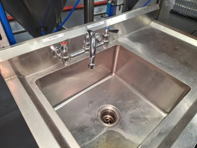 Used _UNKNOWN_ _UNKNOWN_ Sinks Georgia US | Auction Management Corporation #1548431