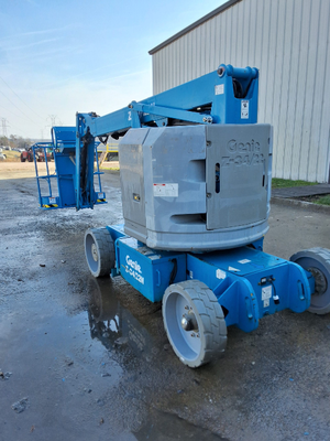 USED 2011 Genie Z-34/22N
