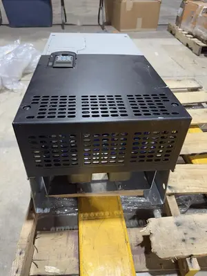 ALLEN BRADLEY 20GWANC415AN6VNHN8-RW AC DRIVE LIQUID COOLED 3 PHASE OUTPUT #S683