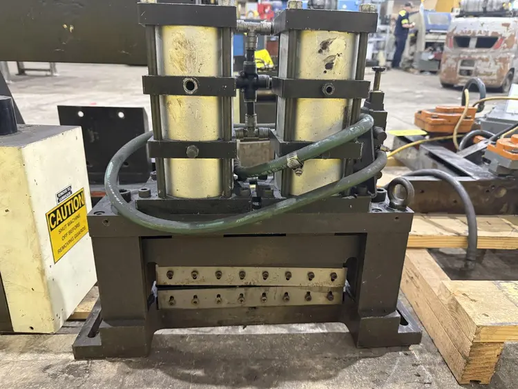 Used PA INDUSTRIES _UNKNOWN_ Sheet Metal Shears Ohio US | Yoder Brothers machinery #444383