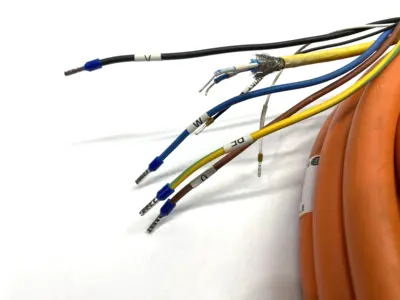 USED ALLEN-BRADLEY SER. B KINETIX SERVO MOTOR CABLE 10M