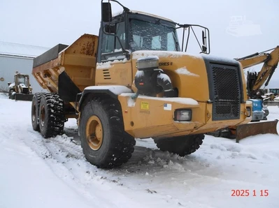 Used 2010 DEERE 250D II Articulated Dump Trucks New York US | Beck Equipment #1509274