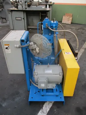 USED Hycomp 2AN10C-B21-ALMV9-20/15D