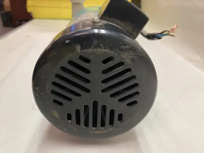 USED IWAKI MAGNET PUMP MD-40RT-220N