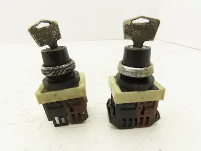 Fuji Electric AH25-12 Keyed 2-Position Selector Switch Lot of 2