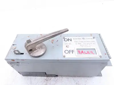 General Electric THFP321X 3-Pole Fusible Disconnect Switch Panel Mount 30A 240V