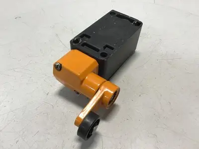 USED SIEMENS 3SE3 120-1GW-Z