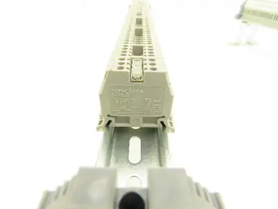 Sprecher+Schuh V7-W3 2.5mm² Terminals Fuse Holders DIN Rails 2-Pole Lot of 218