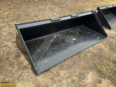 New Tomahawk 78” skid steer bucket, welded on high carbon cutting edge, skid steer quick attach