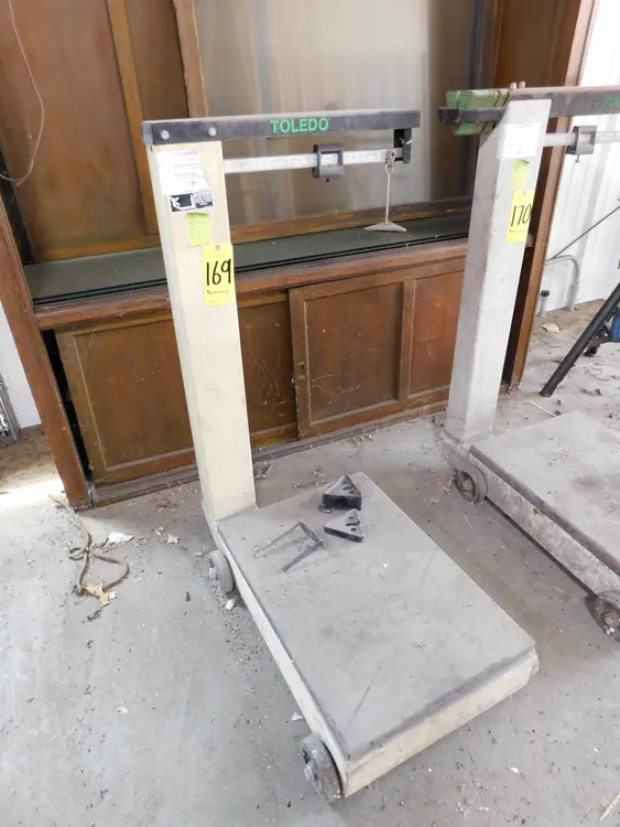 Used _UNKNOWN_ _UNKNOWN_ Platform Scales Indiana US | Thompson Auctioneers #1322685