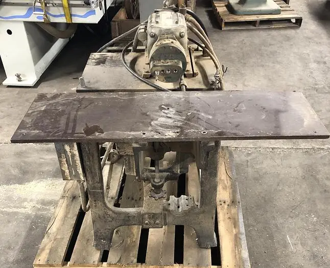 Used CAROLINA STYLE SINGLE-HEAD HORIZONTAL BORING MACHINE WITH RICHARDSON 4-SPINDLE HEAD _UNKNOWN_ Woodworking Horizontal Boring Machines North Carolina US | Pruitt Machinery #716284