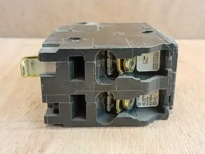Used SQUARE D QOB215 Switchgears British Columbia CA | Lenmark #1438620