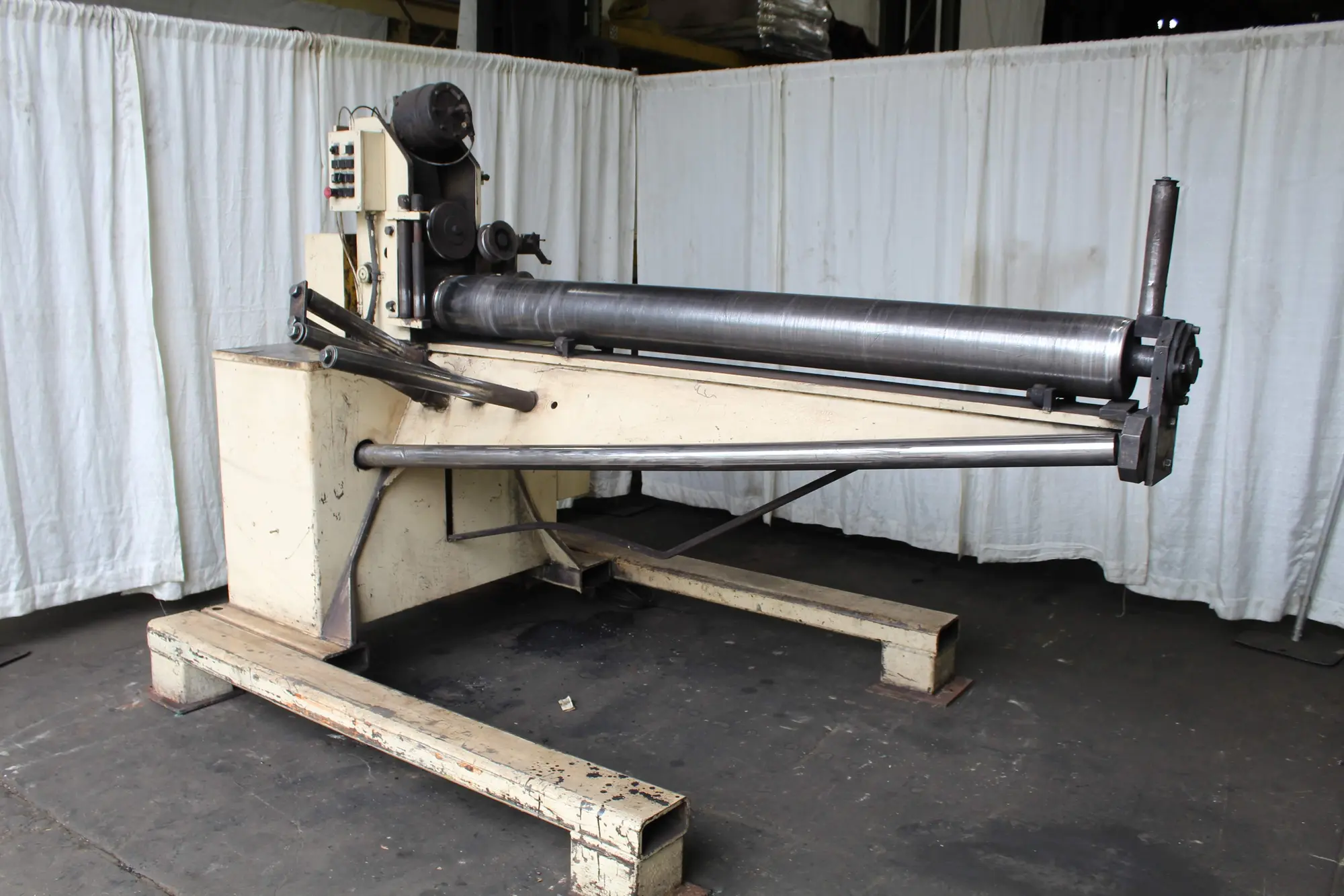 6,000 LB FE #PF-6000-08 FE POWERED DECOILER: STOCK #10175