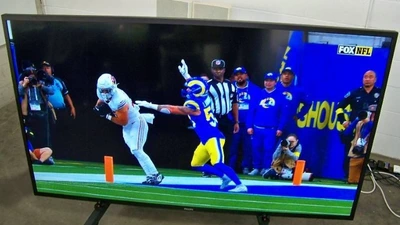 84" Philips BDL8470QU 4K Ultra HD (UHD) U-Line Commercial Display with Remote Control and HDMI Cable