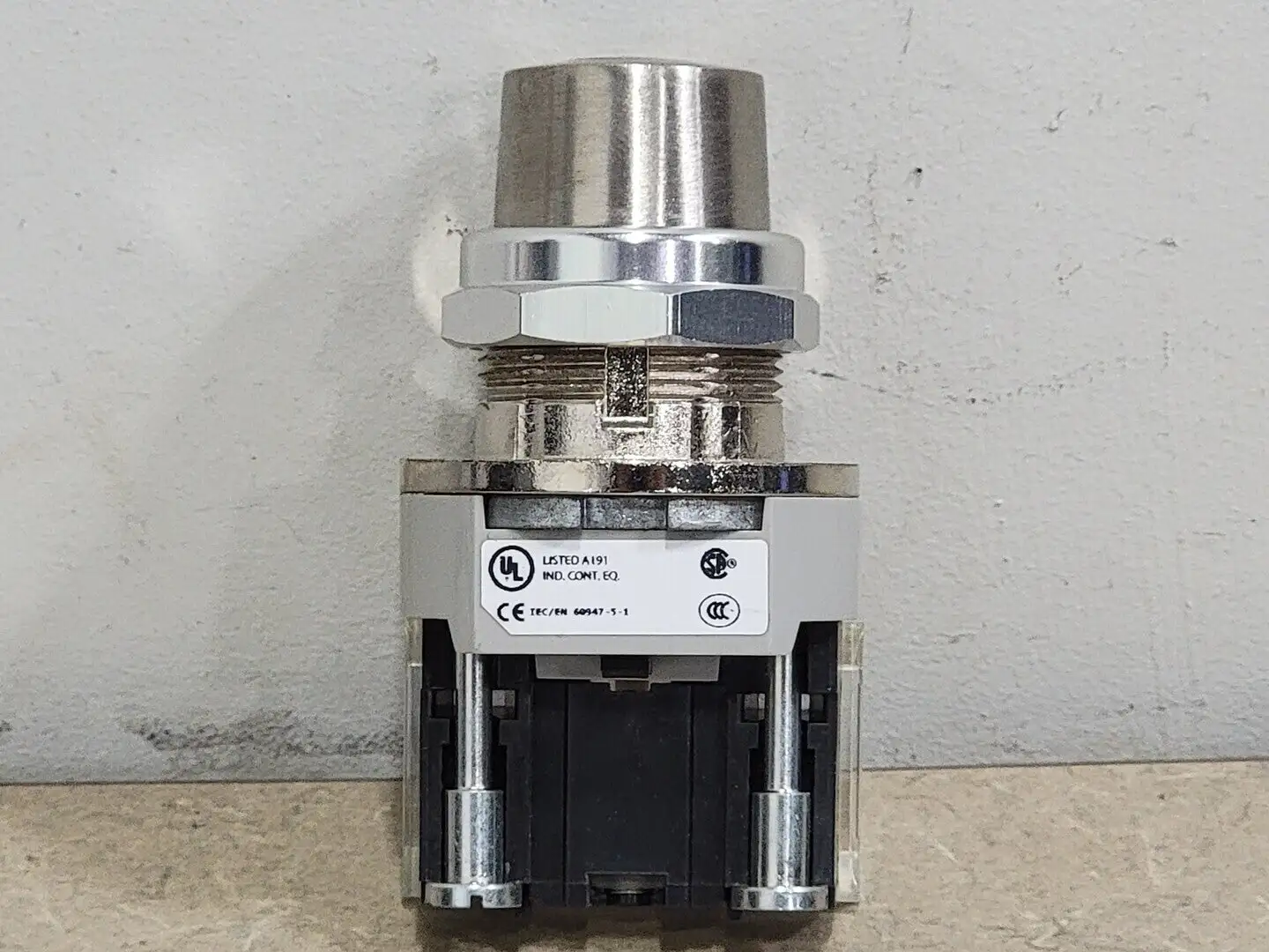 USED ALLEN-BRADLEY 800T-H3311A