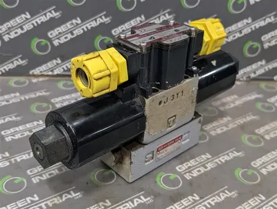 Toyooki HD3-2WD-BcA-025B-WYD2 Directional Control Valve Dual 24VDC Coils Used