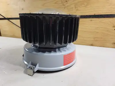NEW CROUSE-HINDS VMV5LR1/UNV1 S890