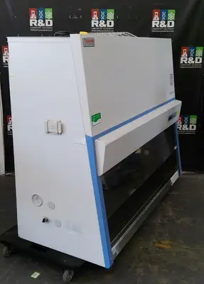 Used _UNKNOWN_ _UNKNOWN_ Biosafety Cabinets California US | R&D Laboratory Equipment #1304785