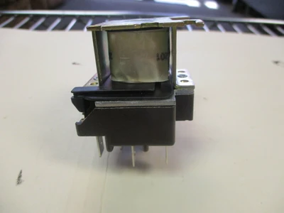 NEW Steveco Switching Relay 90-341
