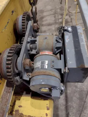3 TON X 17’ F&G / LOAD LIFTER UNDER-SLUNG POWERED CRANE: STOCK #22971