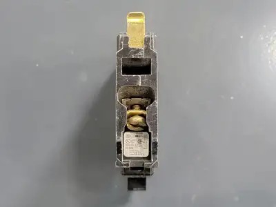 USED SQUARE D QOB120