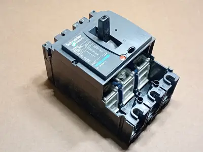 New | in-Stock SCHNEIDER LV430405 Switchgears British Columbia CA | Lenmark #1438271