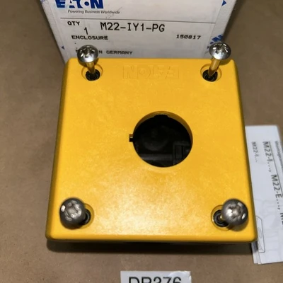 NEW Eaton M22-IY1-PG