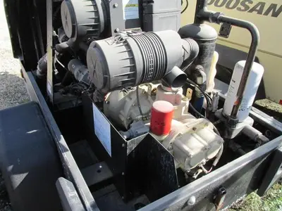 Used 2016 DOOSAN 185 CFM AIR COMPRESSOR Air Compressors, Portable Manitoba CA | Conquest Truck & Auto Sales #1475059