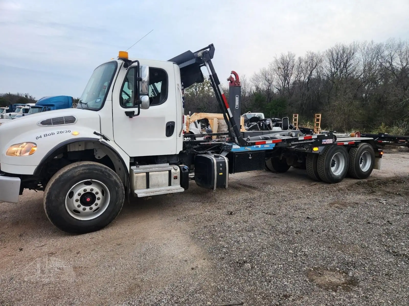Used 2015 FREIGHTLINER BUSINESS CLASS M2 112 Hooklifts & Roll-Offs Texas US | Roll Off Truck World #1491753