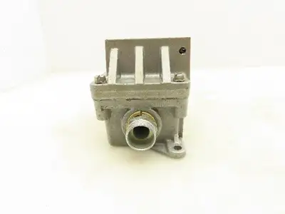 Square D 2510-KR2H Manual Motor Starting Switch 600V 30A 3PH Series B Rainproof