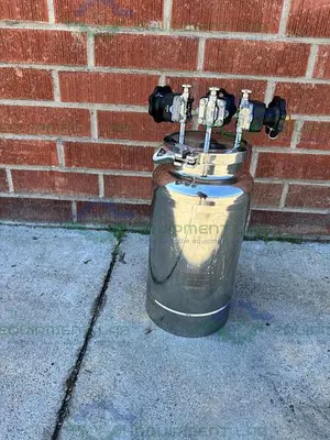 USED EAGLE STAINLESS BTB21 10 LITER STAINLESS STEEL BOTTLE W/ 3 ITT VALVES