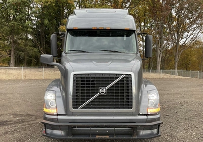 USED 2014 VOLVO VNL 6X4