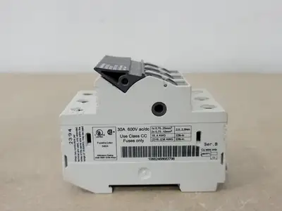USED ALLEN-BRADLEY 1492-FB3C30-L