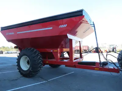 New | in-Stock 2023 E-Z TRAIL 1020 Grain Carts Pennsylvania US | Zimmerman Farm Service #1541606