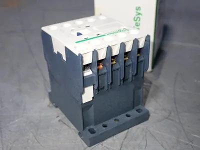 New | in-Stock SCHNEIDER ELECTRIC LP4K09 01BW3 PLC Contactors | HGR 24 #752571