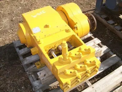 USED HUGHES-JETIN 2000 HIGH PRESSURE WATER BLASTING TRIPLEX PUMP