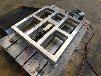 USED AVERY WEIGH TRONICS ZM-301-SD1