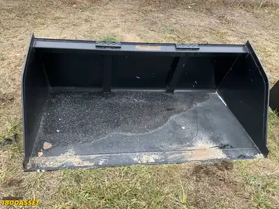 New Tomahawk 72” snow/mulch skid steer bucket, welded on high carbon cutting edge, skid steer...