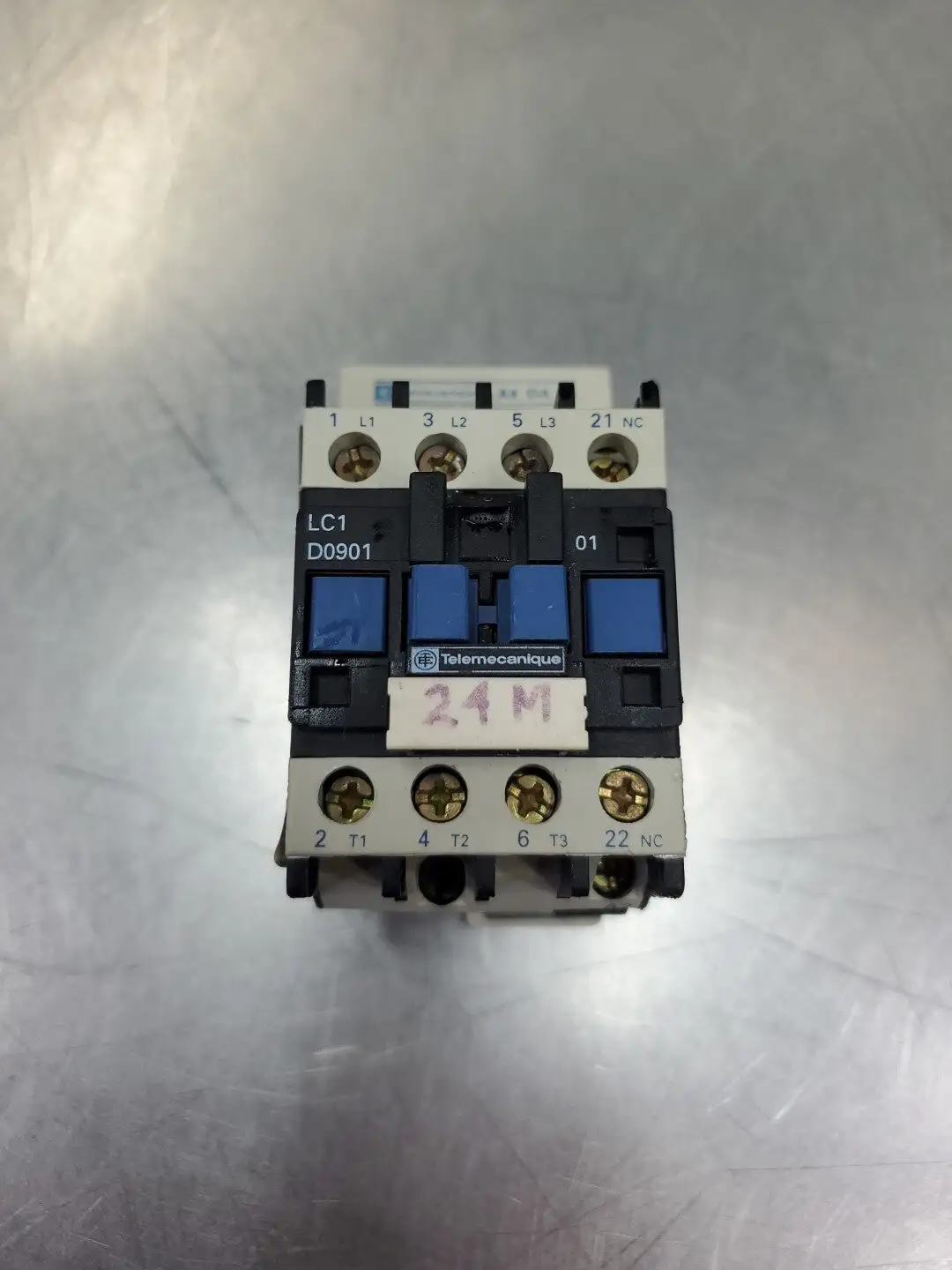 TELEMECANIQUE LC1D0901 25A Contactor w/LA4DA2G Module. 4B-34
